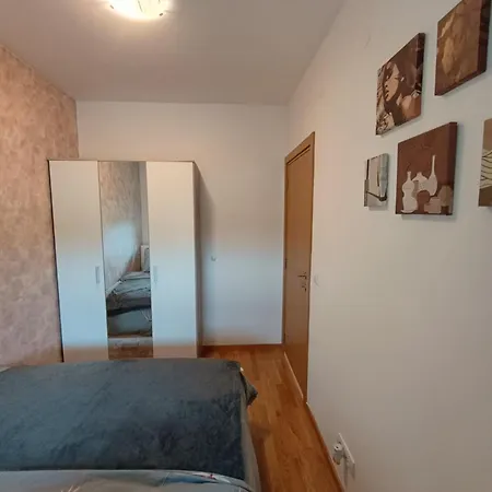 Mv Dreams, Free Parking * Нови-Сад