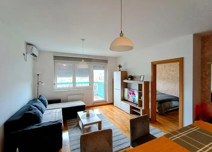 Mv Dreams, Free Parking Daire *